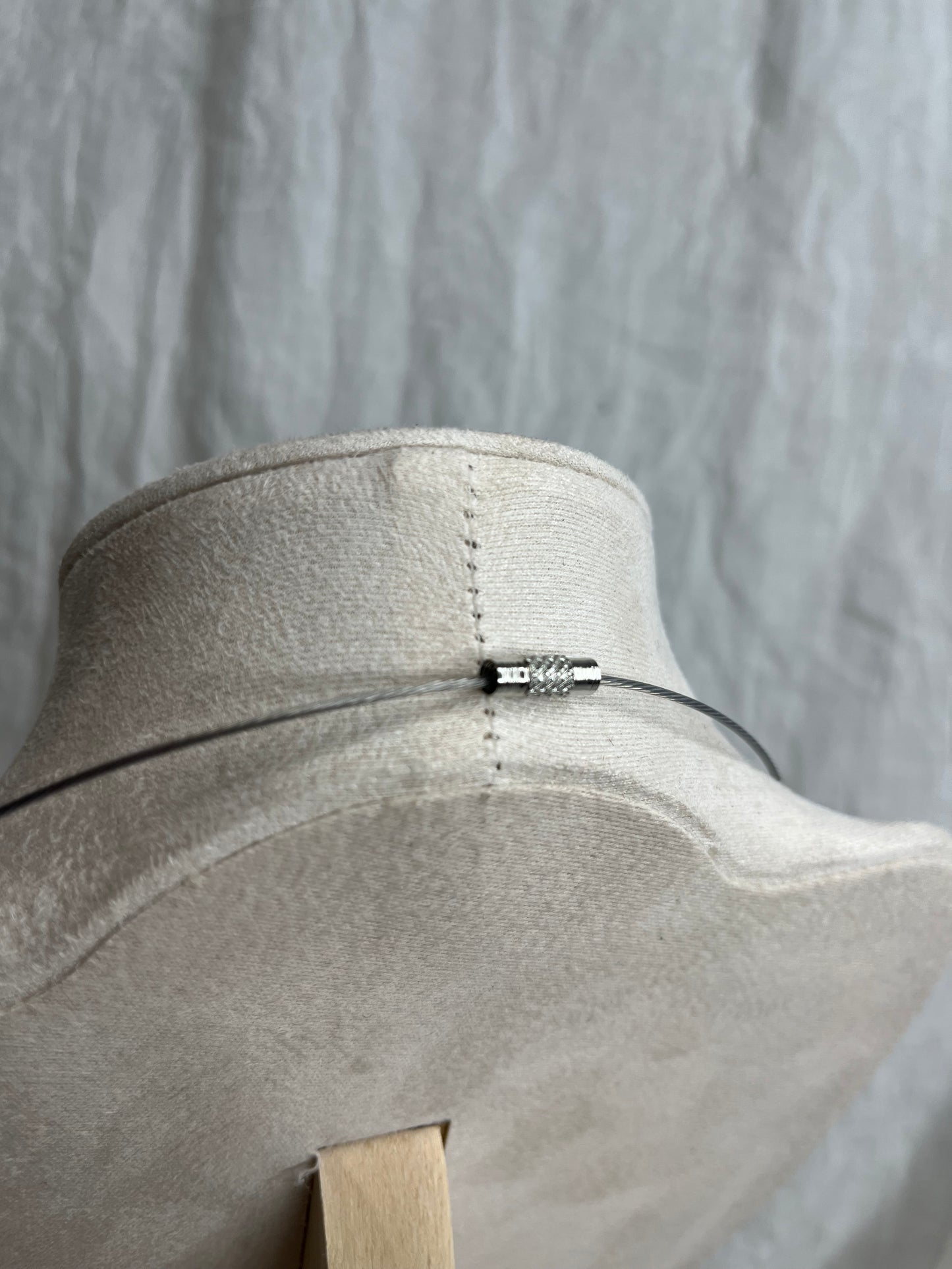 Collier translucide