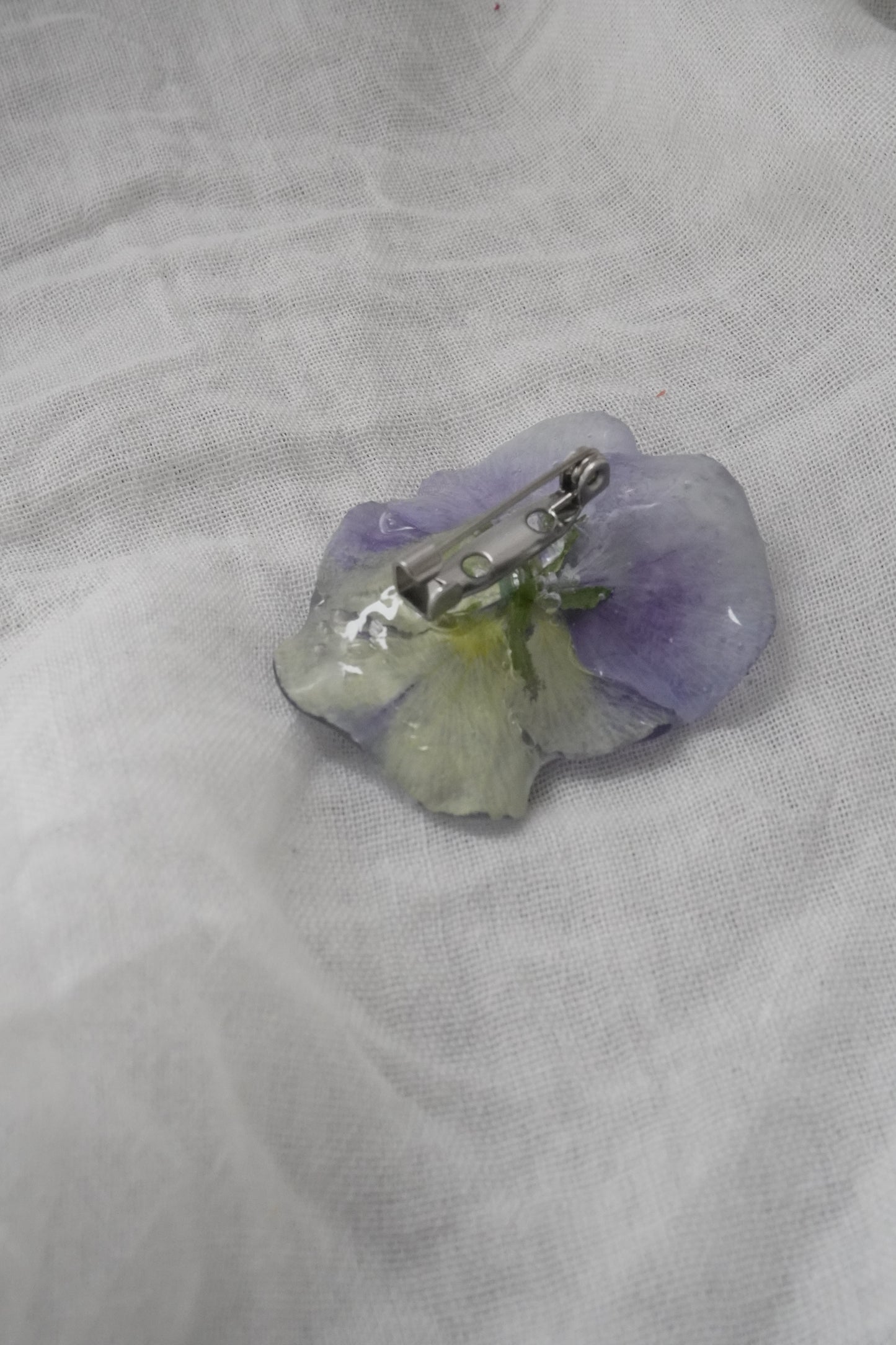 Broche violette